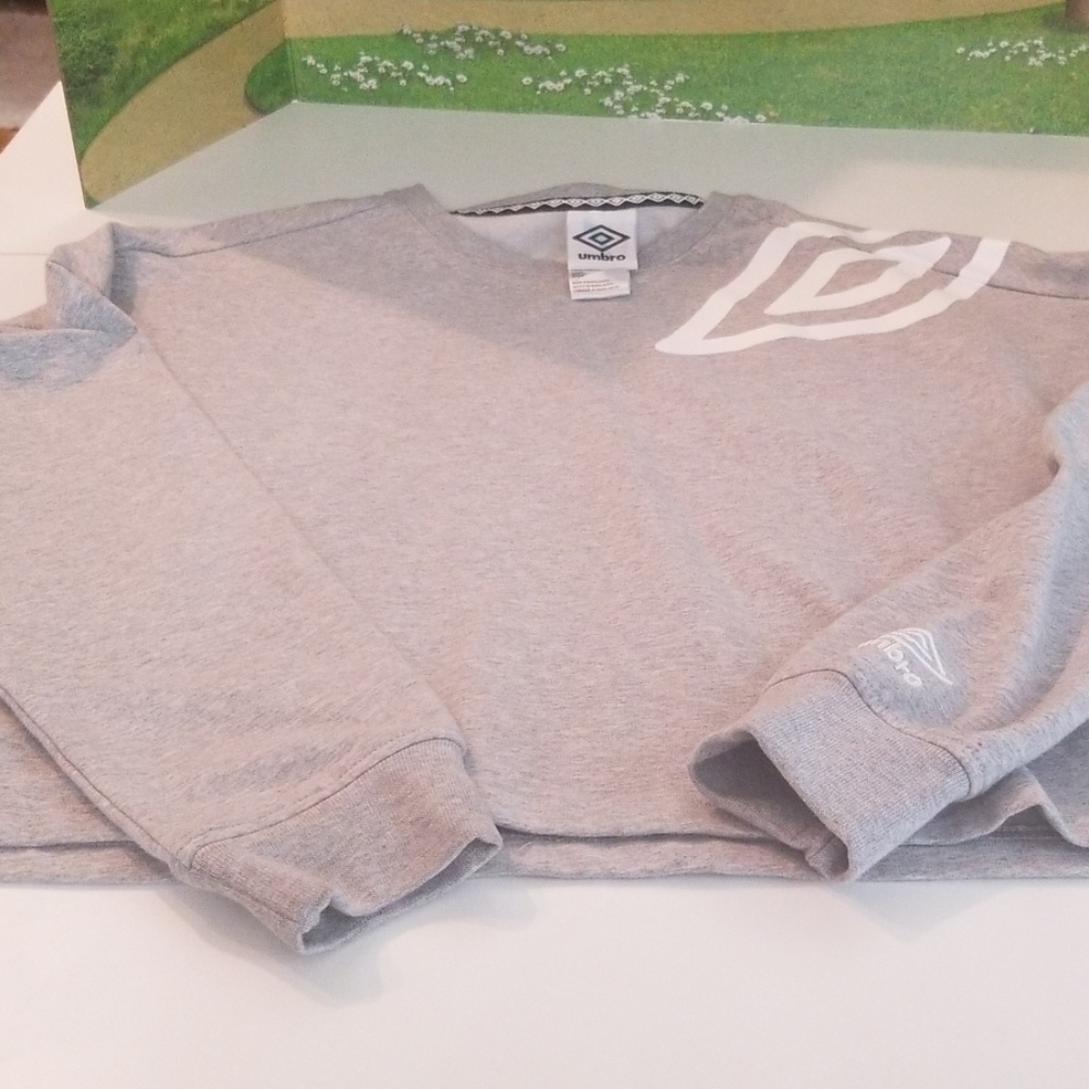Umbro cropped sweatshirt